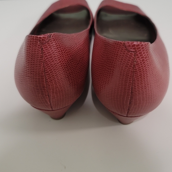 Cole Haan women's flat size 9 - Picture 4 of 6